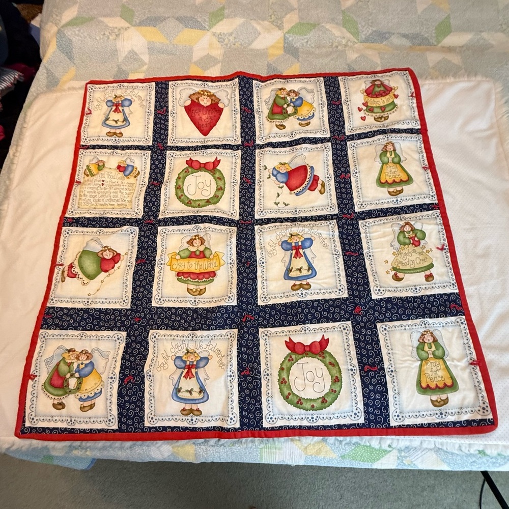 Christmas Decor Lap Blanket Quilt Small Throw Angels 33” x 32” Country Farmhouse